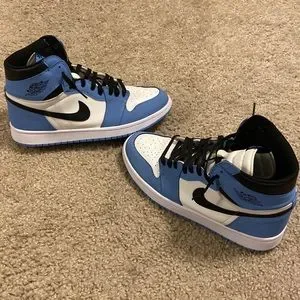 University blues jordan ones mens size 10 no box pretty clean steal buy.. 555088-134 Nike Air Jordan 1 High OG University Blue (Men main image 3